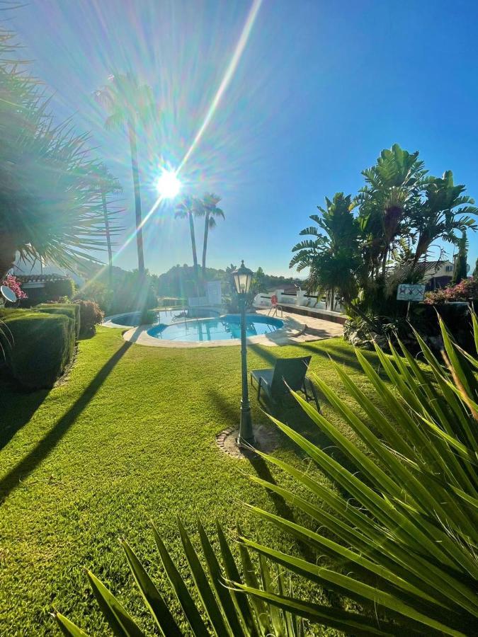 Sitio de Calahonda Modern Garden Apartment With A Fantastic Sea View And A Private Garden מראה חיצוני תמונה