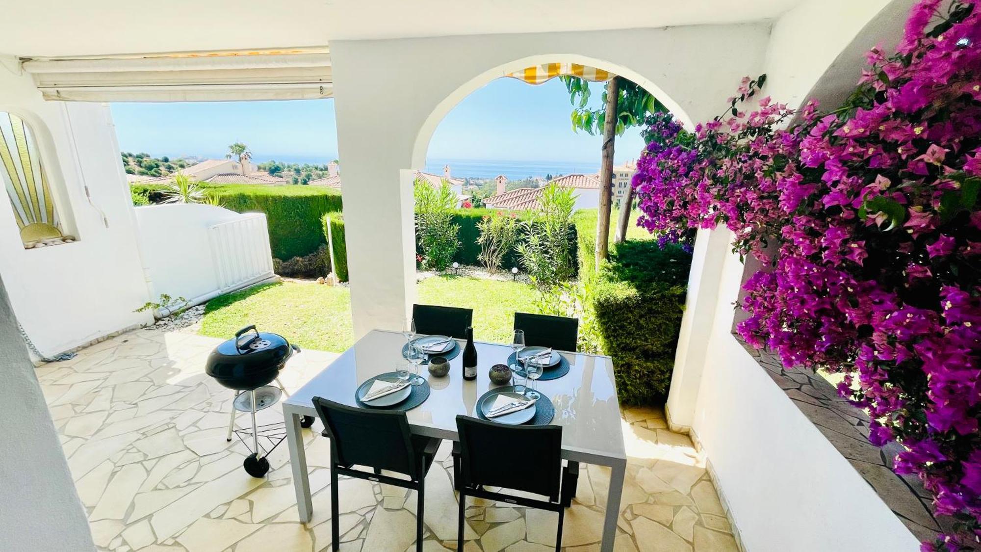 Sitio de Calahonda Modern Garden Apartment With A Fantastic Sea View And A Private Garden מראה חיצוני תמונה