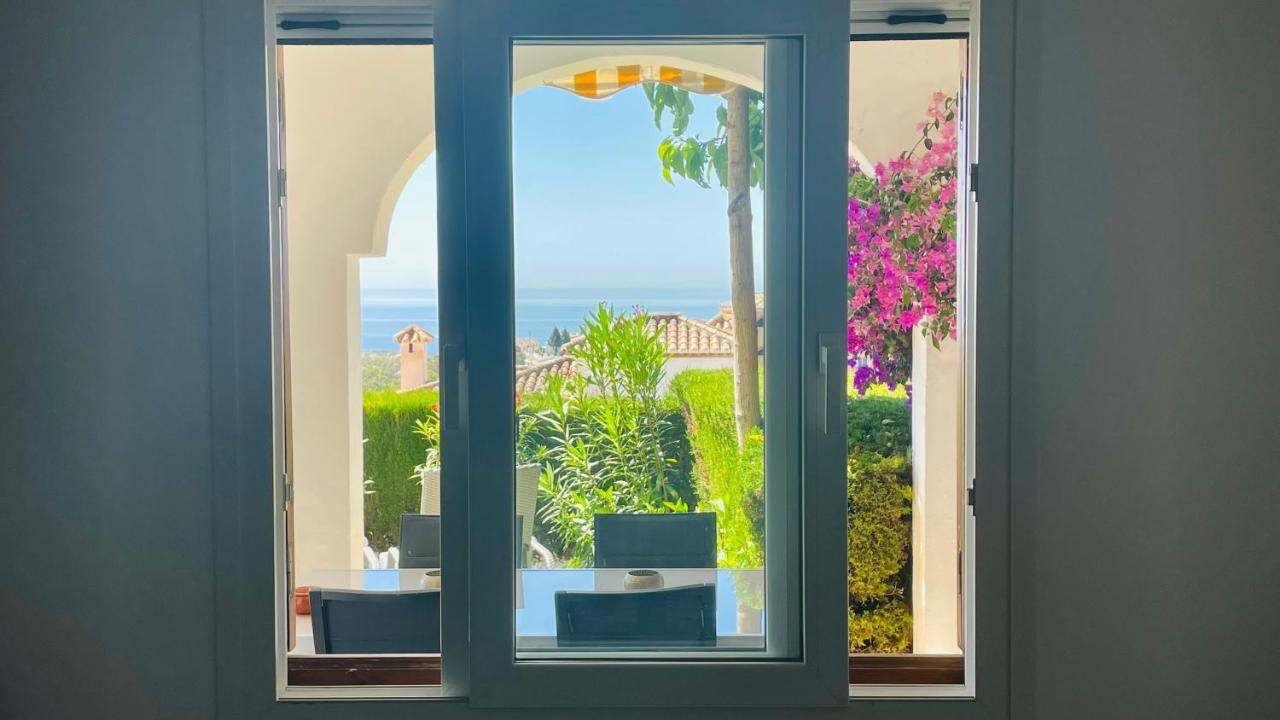 Sitio de Calahonda Modern Garden Apartment With A Fantastic Sea View And A Private Garden מראה חיצוני תמונה