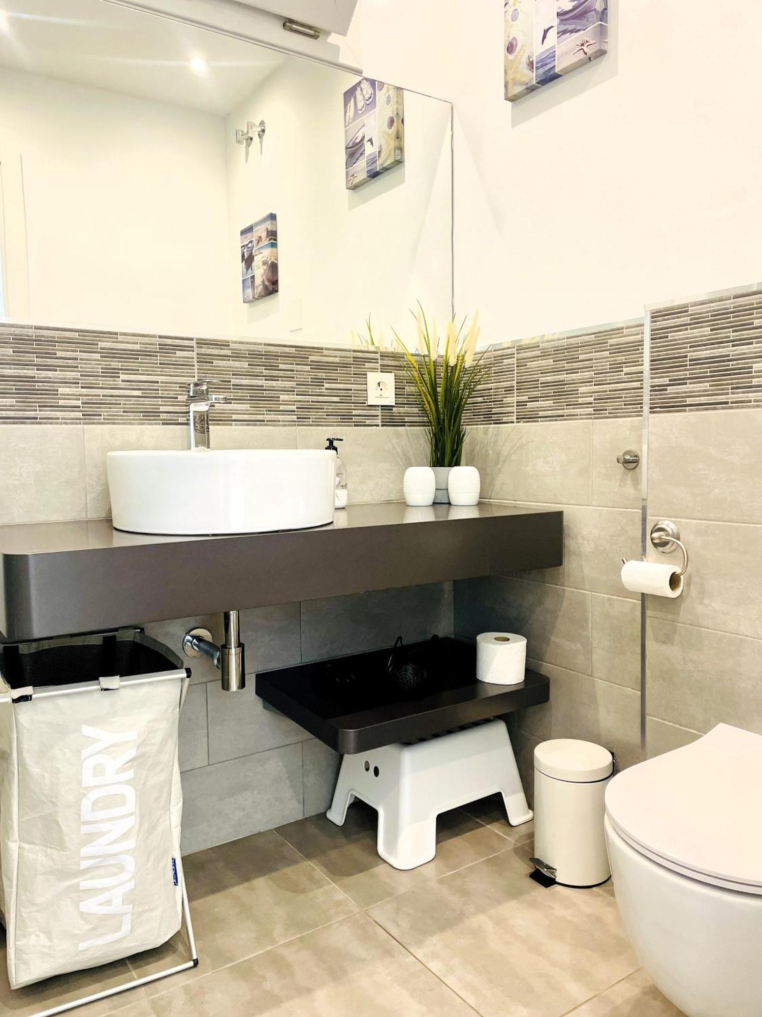 Sitio de Calahonda Modern Garden Apartment With A Fantastic Sea View And A Private Garden מראה חיצוני תמונה